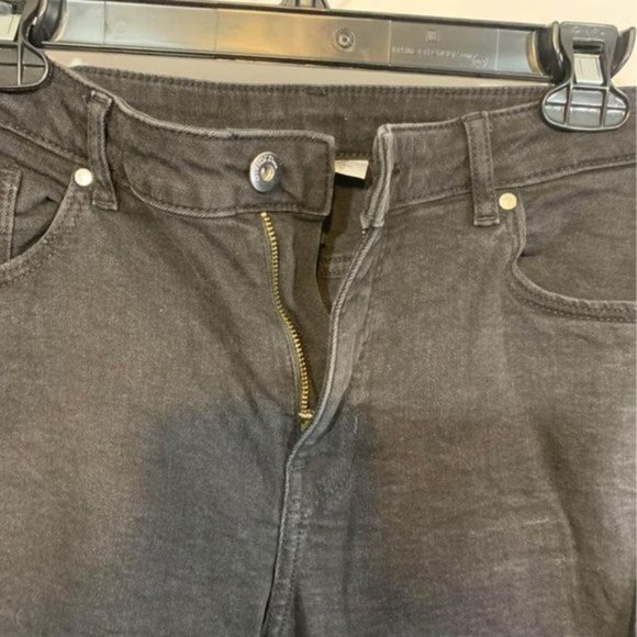 h&m DIVIDED black jeans - raw hem. Womans size 10. Distressed - Picture 5 of 10